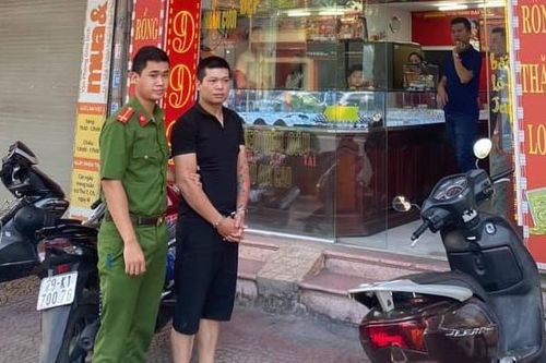 Hà Nội: Bắt nghi phạm táo tợn cướp tiệm vàng ở Mễ Trì