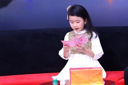 'Ai cũng có bố hết, bố mình bận nên mẹ mình đưa đón'