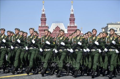 Thế giới tuần qua: Nga duyệt binh mừng Ngày Chiến thắng; Ấn-Trung 'hạ nhiệt' căng thẳng