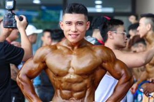 Sinh viên UEF giành 'cú đúp' giải vô địch thể hình nam – nữ Physique mở rộng 2020 lần 3