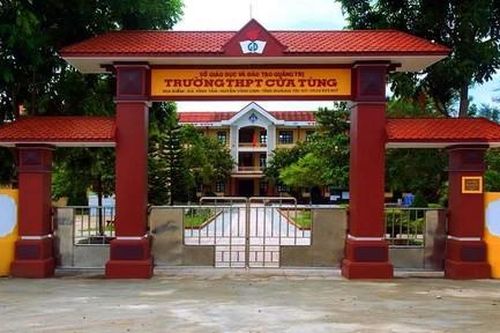 Hiệu trưởng trường cấp 3 phát tán tài liệu Pháp luân công, xé biên bản họp của Đảng