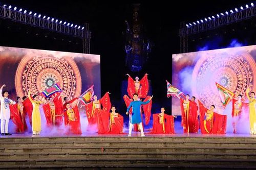 ''Hà Nội - Những ngày không thể nào quên'' tri ân lực lượng đẩy lùi dịch Covid-19