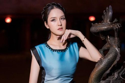 Tái xuất sàn catwalk sau khi sinh con thứ 2, Á hậu Hoàng Anh khoe vóc dáng thon thả