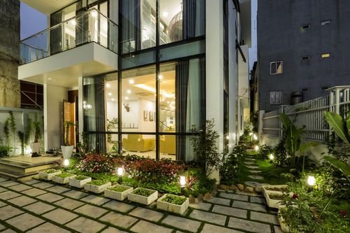 Căn biệt thự với 2 mảnh sân vườn ở Hà Nội