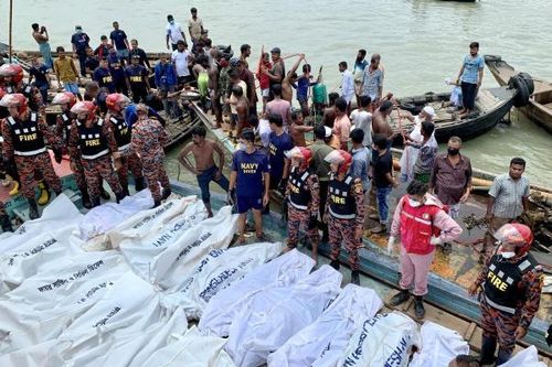 Phà lật vì đâm nhau, ít nhất 23 người thiệt mạng ở Bangladesh