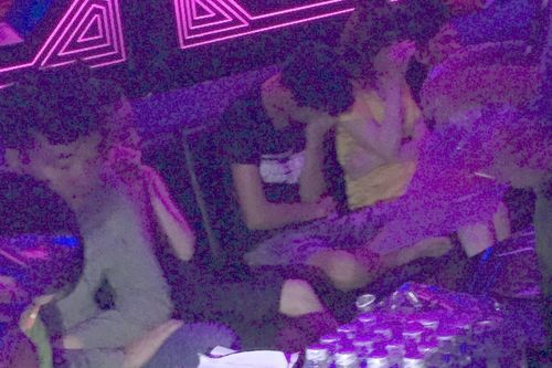 24 thanh niên dương tính ma túy trong phòng karaoke