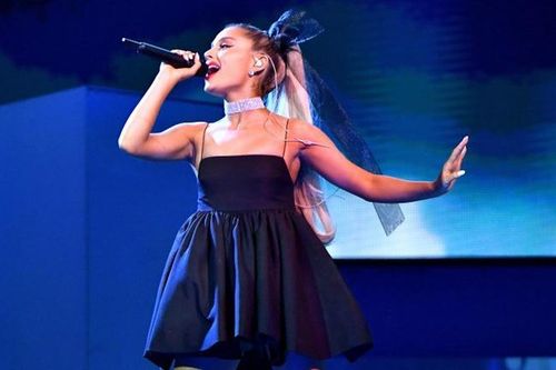Vì sao Ariana Grande được mệnh danh là 'kỷ lục gia Billboard'?