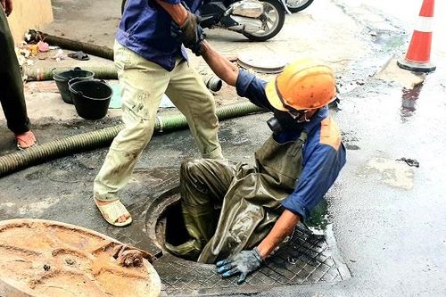 Một ngày làm việc của công nhân thoát nước!