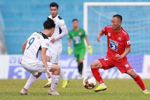 Martin Lo mờ nhạt, HLV Phạm Anh Tuấn vẫn khen tốt