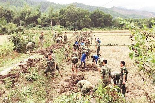 Giúp nhân dân bằng việc làm thiết thực