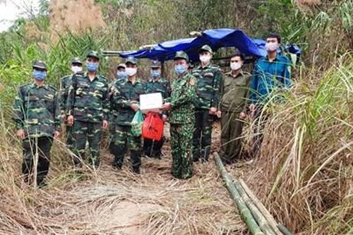 Kiên cường bám chốt nơi biên thùy