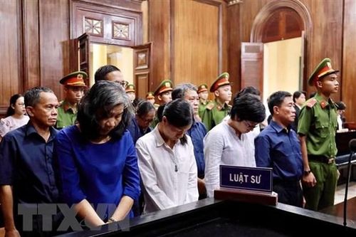 Vụ án tại Ngân hàng Đại Tín: Hoãn phiên tòa để kiến nghị làm rõ 17 bất động sản