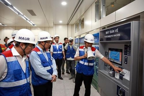 Phó Thủ tướng Phạm Bình Minh thị sát tuyến metro Bến Thành - Suối Tiên