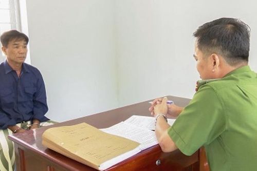 Bắt tạm giam người đàn ông chém 'vợ hờ' và tình địch trọng thương