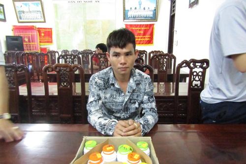 Bắt đối tượng vận chuyển thuốc lắc cung cấp cho quán Bar, Karaoke