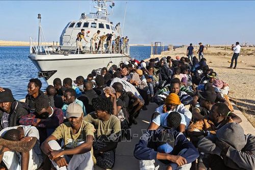 Libya cứu hàng trăm người di cư bất hợp pháp