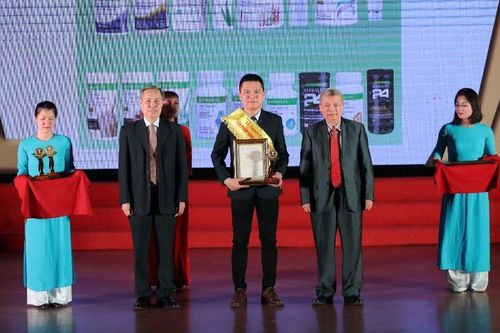 Herbalife Việt Nam nhận giải thưởng 'Sản phẩm vàng vì sức khỏe cộng đồng'