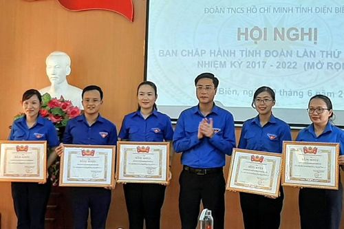 Khen thưởng 29 tập thể, cá nhân trong công tác phòng, chống Covid - 19