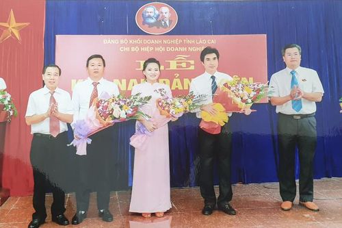 Không ngừng nâng cao chất lượng công tác xây dựng Đảng