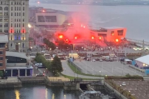 HLV Kloop cảm thấy 'kinh hãi' vì cổ động viên Liverpool