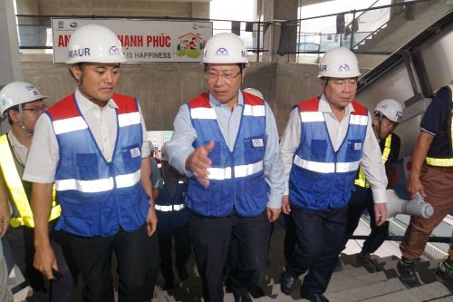 Phó Thủ tướng Phạm Bình Minh thị sát tuyến metro Bến Thành - Suối Tiên