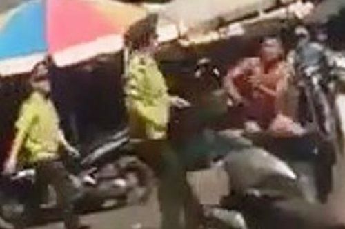 Nghệ An: Xôn xao clip bảo vệ chợ Vinh xô xát với một nam thanh niên
