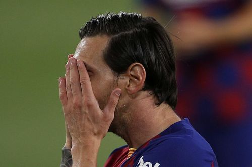 Điều gì đang phá nát Barca?