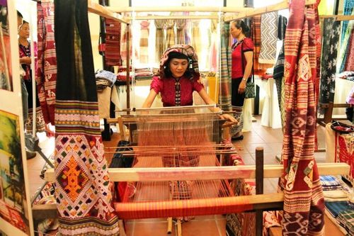 Lễ hội văn hóa thổ cẩm Việt Nam lần thứ II