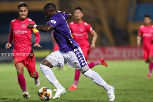 Hà Nội 0-1 Sài Gòn: Văn Quyết đá hỏng 11m, Hà Nội phơi áo trên sân nhà