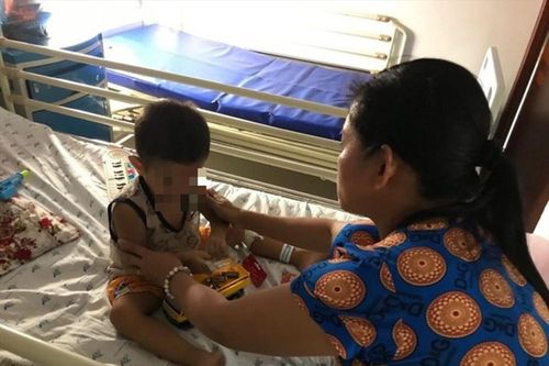 Người lớn bất cẩn, trẻ gặp nạn