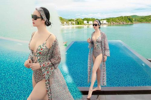 Giáng My diện áo tắm xẻ ngực sâu, gợi cảm hút hồn ở tuổi U50