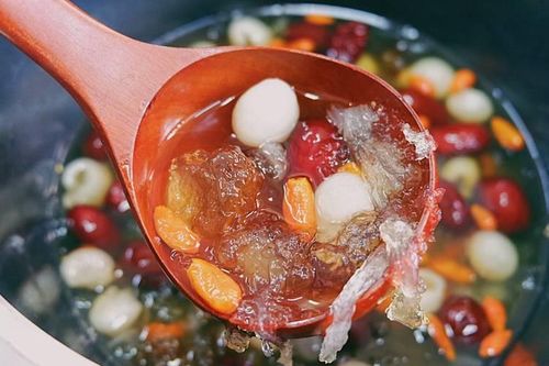 Cách nấu chè dưỡng nhan thanh mát thơm ngon khó cưỡng