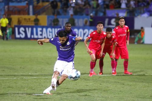 Văn Quyết đá hỏng phạt đền, Hà Nội bại trận trước Sài Gòn FC