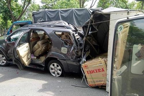 TP Hồ Chí Minh: 4 xe ô tô đâm liên hoàn