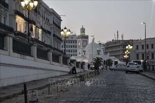 Algeria ban hành lệnh giới nghiêm khu vực