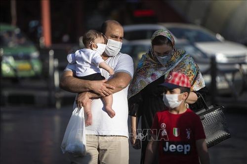 Iran vẫn chưa qua làn sóng dịch COVID-19 đầu tiên
