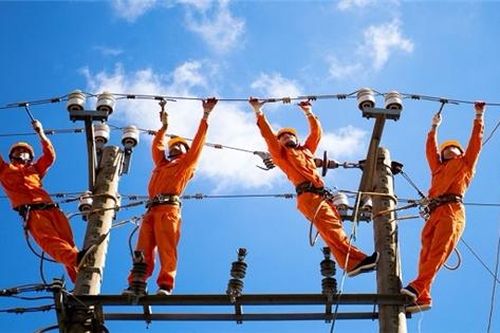 Số doanh nghiệp ngành điện, nước, gas sáu tháng 2020 tăng đột biến 135%