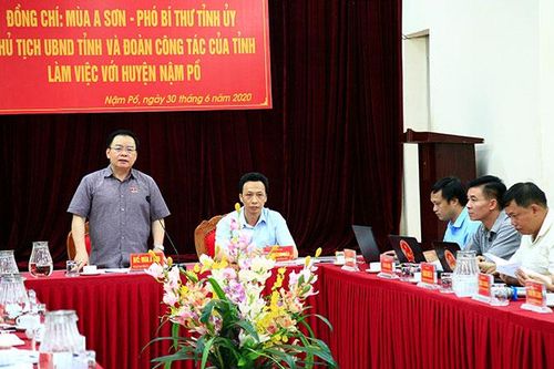Đồng chí Mùa A Sơn, Chủ tịch UBND tỉnh làm việc với huyện Nậm Pồ