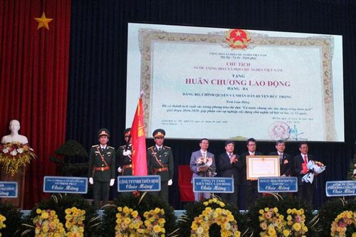 Huyện Đức Trọng đạt chuẩn nông thôn mới và đón nhận Huân chương Lao động Hạng Ba