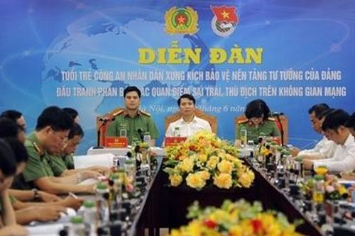 Thanh niên CAND đấu tranh phản bác các quan điểm sai trái, thù địch trên không gian mạng
