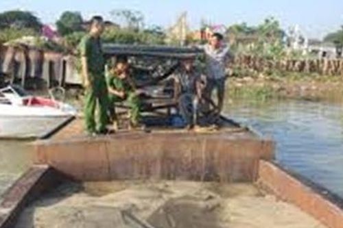 Phát hiện 3 ghe bơm hút cát trái phép sông Thị Tính