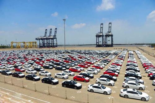 EuroCham kiến nghị giảm 50% phí trước bạ cho ô tô nhập khẩu