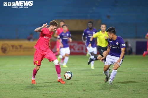 Vì sao Quang Hải ngồi ngoài trong ngày Hà Nội FC bại trận?