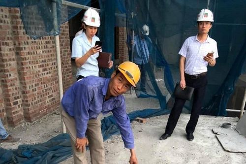 Hai công nhân ở Hải Dương rơi từ tầng 14, một người thiệt mạng