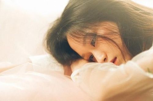 Vừa thức dậy buổi sáng đã 'phạm phải' 5 thói quen xấu này, phụ nữ đừng hỏi tại sao nhịn ăn mãi mà cân vẫn chưa giảm