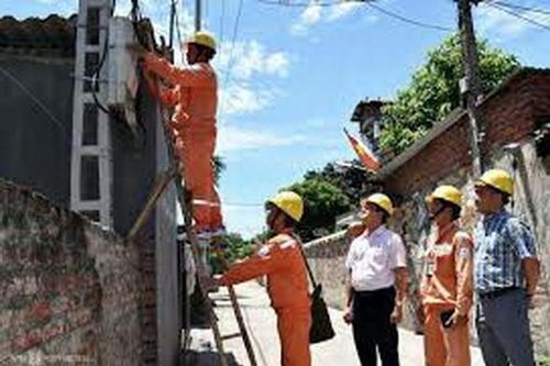 Phúc tra các trường hợp có lượng điện sử dụng tăng từ 30% trở lên: Hoàn tiền cho khách hàng nếu xảy ra sai sót