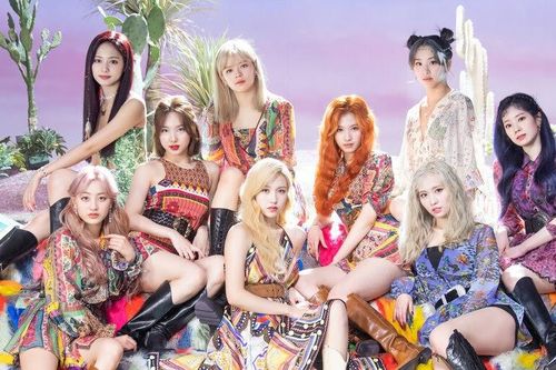 Truyền hình Pháp xúc phạm TWICE khi bình luận '9 người giống nhau'