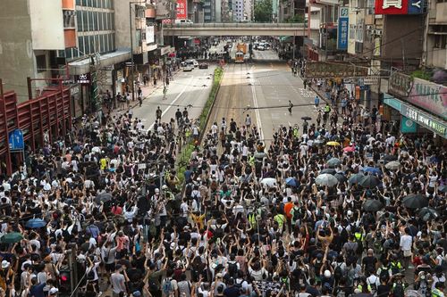 Hàng nghìn người biểu tình phản đối luật an ninh ở Hong Kong