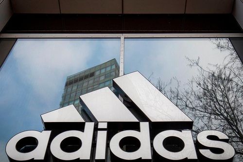 Trưởng phòng nhân sự adidas từ chức do sức ép từ nhân viên công ty