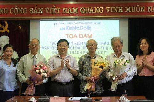 Góp ý vào Dự thảo Văn kiện Đại hội đại biểu lần thứ XVII Đảng bộ TP: Xây dựng đội ngũ cán bộ vừa hồng vừa chuyên